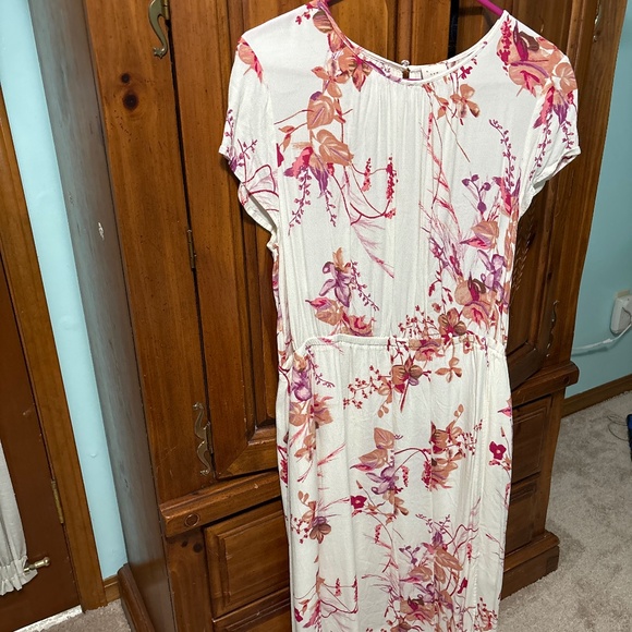 Dress - Picture 1 of 4